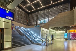 Bahnhofseingang Potsdamer Platz, Berlin / HDR-Aufnahme aus 5 Fotos.