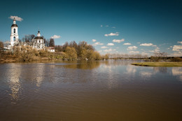 Church of St. Nicholas / ***