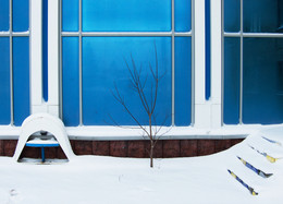 blue / ***