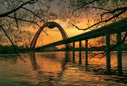 Scenic Bridge / ***