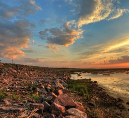 On the sunset / ***