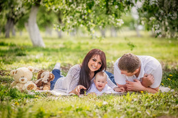 A family / ***
