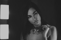&nbsp; / ***