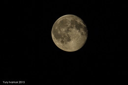 Mond / ***