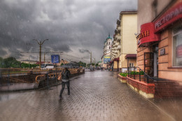 Walking in the rain / ***