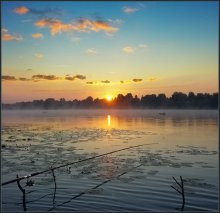 Meeting the sun / ***