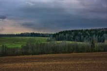 Cloudy April / ***