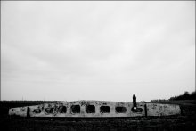 Land, she and the sky / ***