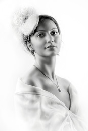 Lady in white ... / ***