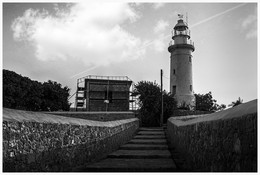 Lighthouse / ***