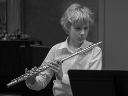 Flutist / ***