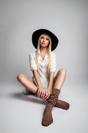 JULIA / girl beauty light beautiful studio glamour fashion female white model sexy journal