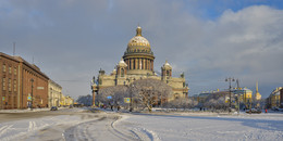 St. Isaac's Square / ***
