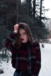  / ***