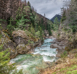 Fluss Gonachkhir / ***