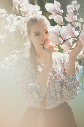 Mary / ***