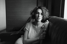 Girl / ***