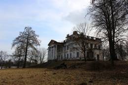 Palace / ***