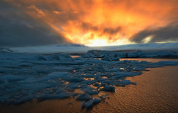 Eis und Feuer / ***