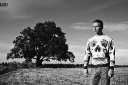 Schließen Sie die Augen / ***