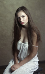  / ***