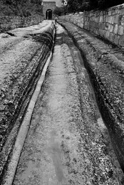 Track / ***
