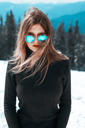  / ***