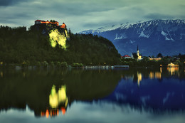 It was getting dark ... / ***