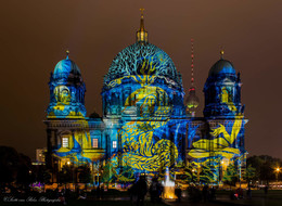 Wenn Berlin leuchtet / Jährlich findet das "Festival of Light`s " in Berlin statt . Komm wir bringen die Welt zum leuchten - eine fantastische Idee.