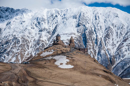 kazbeg. stephantsminda. georgia / kazbeg. stephantsminda. georgia