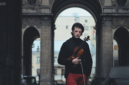 Violinist / ***
