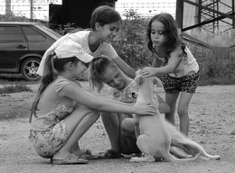 Children's happiness / ***