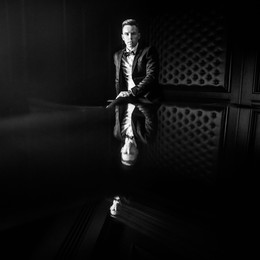 Mysterious portrait / ***