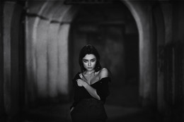  / ***