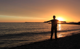 Over the horizon / ***