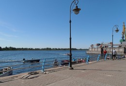 Quay / ***