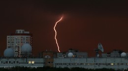 nur Blitz / ***