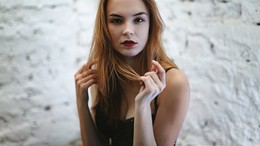  / ***