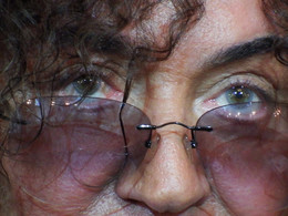 Eyes / ***
