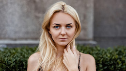Anna / ***