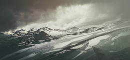 Road to Nowhere / Elbrus, 3800m, Caucasus, 2017