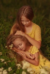 Sisters / ***