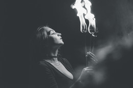  / ***