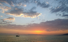 Evening at Sea / ***