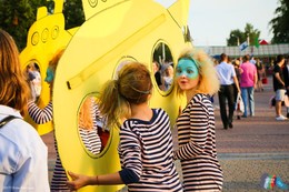 yellow submarine II / ***