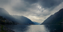 Overcast in the morning / ***