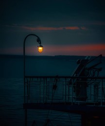 Two loneliness / ***