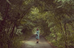 Woman in the forest... / ***