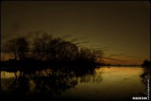 Dawn over the channel / ***