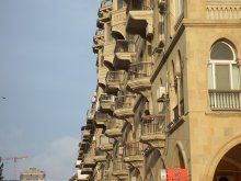 Parade Balconies / ***